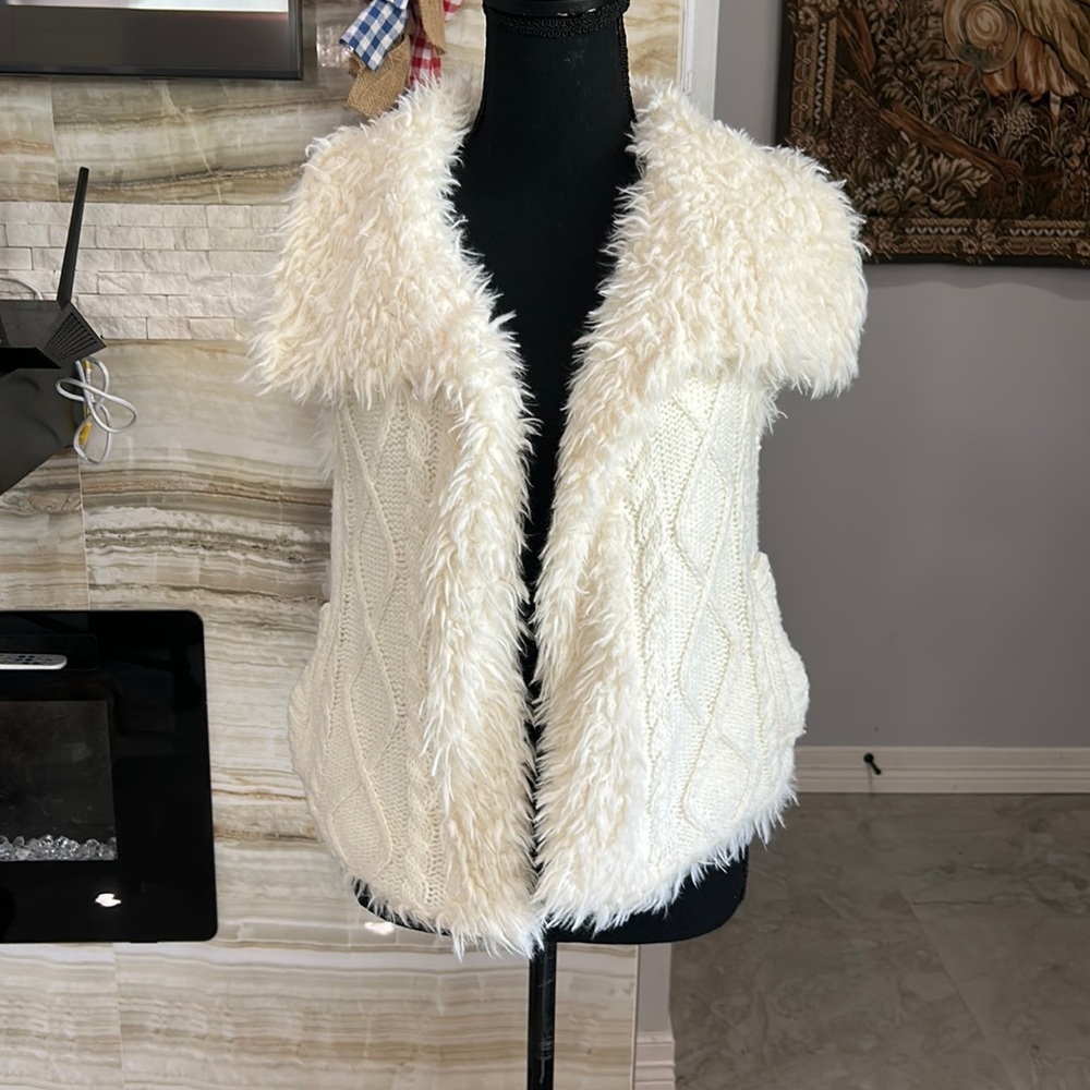 Hem & Thread‎ Vest Size Small (909)